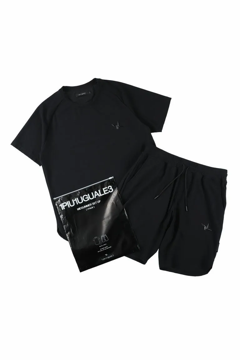 真夏対応】涼しく魅せる、Tシャツ＆ショーツの大人セットアップ